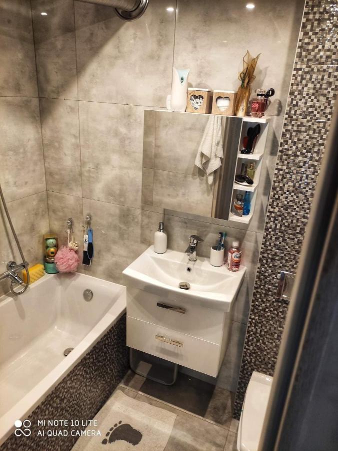 Apartament Dwupokojowy O Wysokim Standardzie Apartment Ruda Slaska Exterior foto